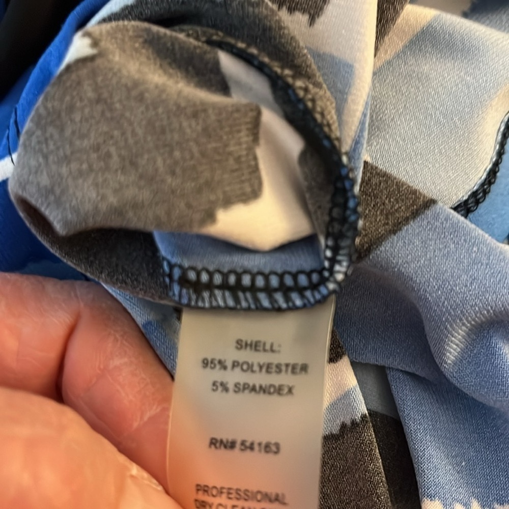 Calvin Klein sleeveless blue, black& white patterned top. Size XS. - Picture 8 of 8